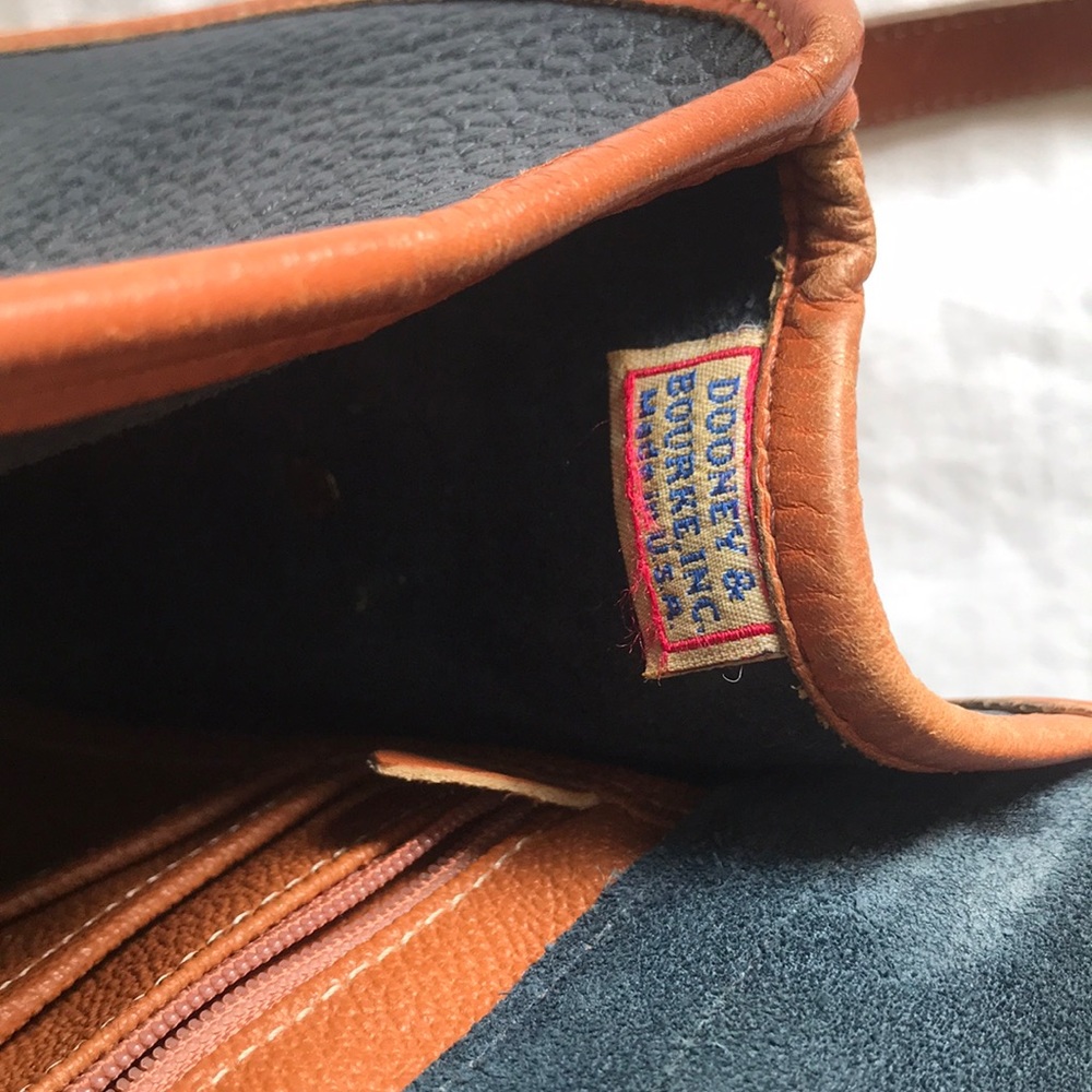 Vintage Dooney and Bourke Navy Leather Crossbody - Picture 5 of 8